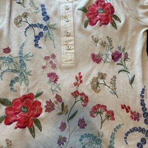 Johnny Was Beautifully Embellished with Colorful Floral Embroidered detailing!!